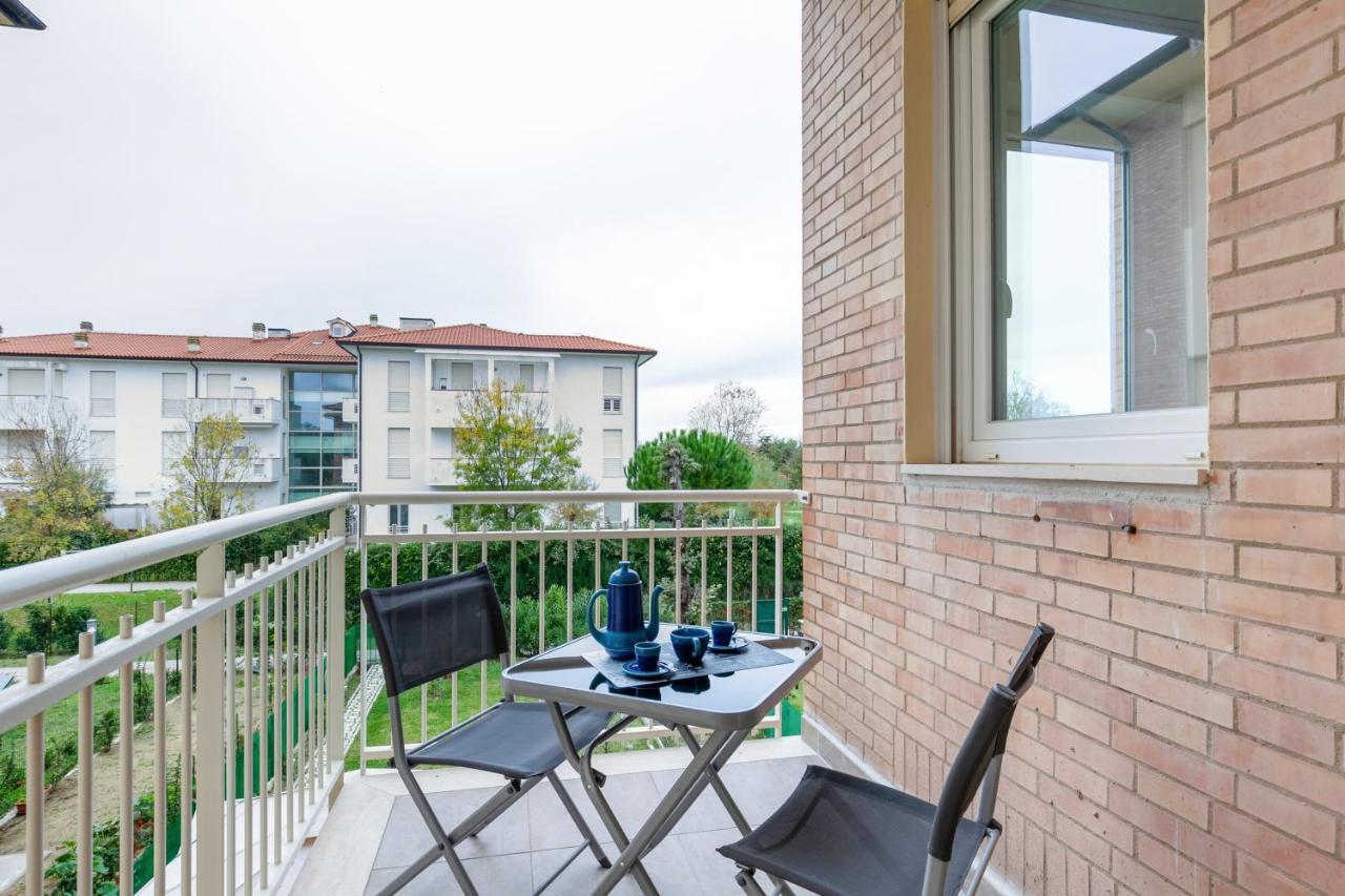 Seaside Flat With Swimming Pool And Private Parking Apartamento Calambrone Exterior foto
