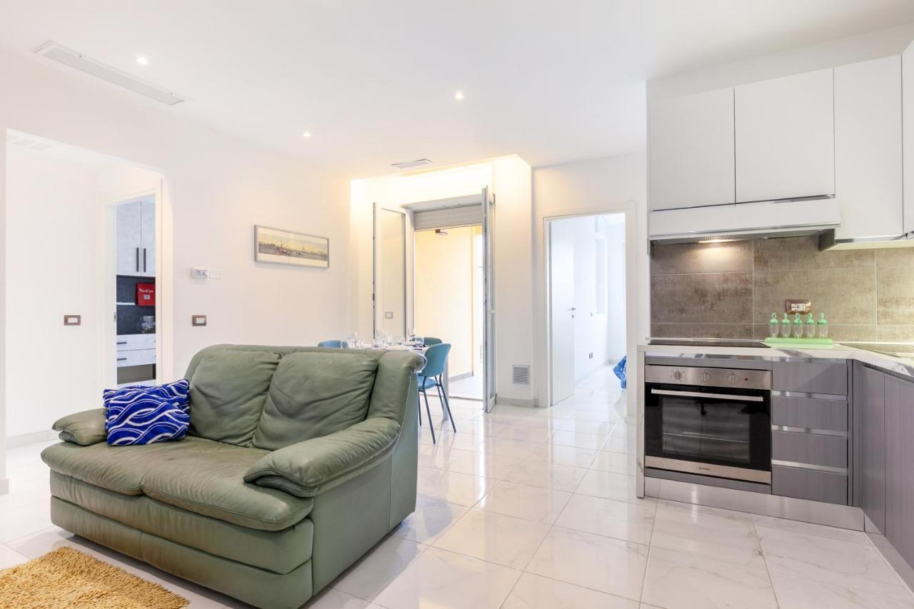 Seaside Flat With Swimming Pool And Private Parking Apartamento Calambrone Exterior foto