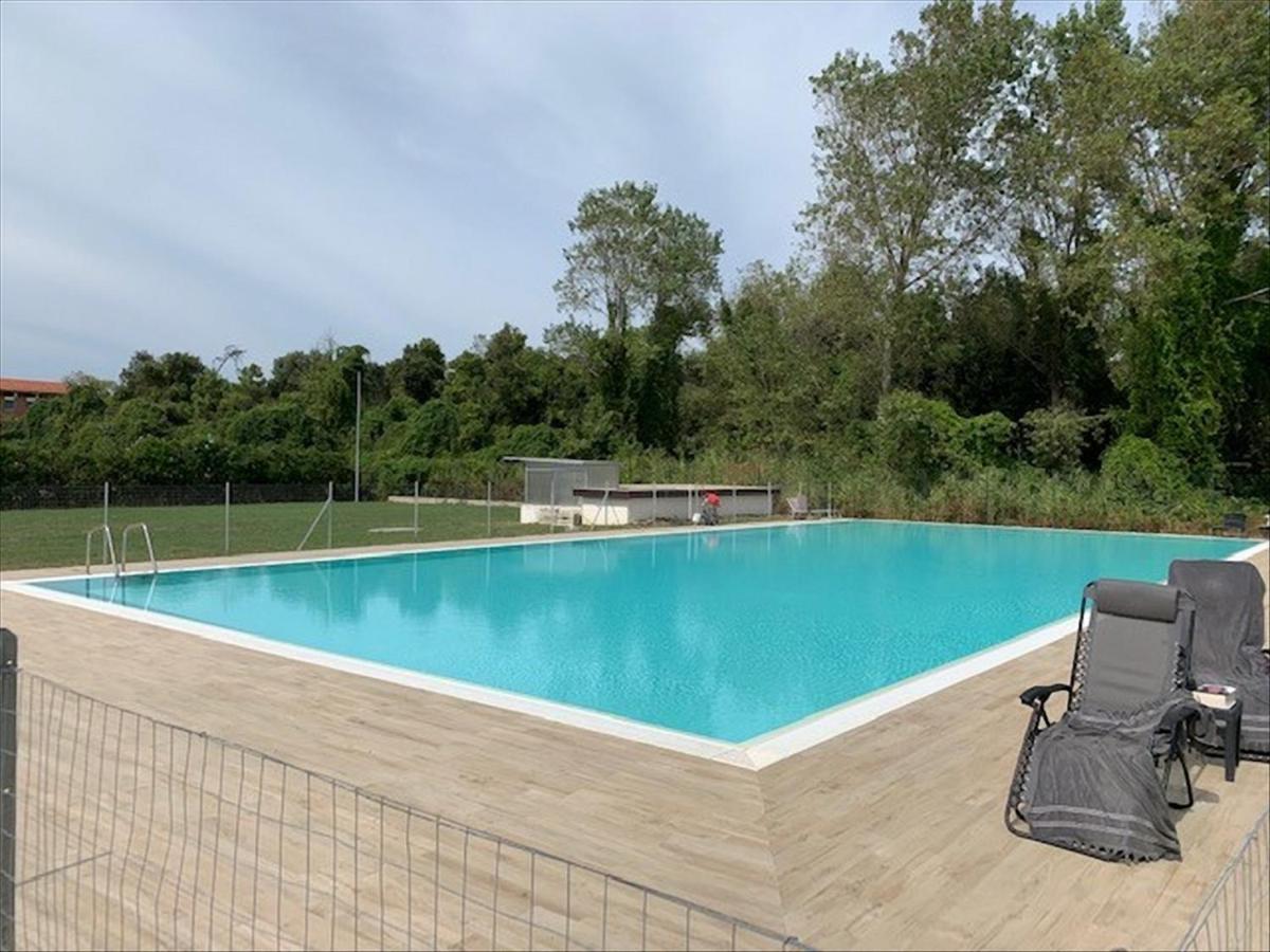 Seaside Flat With Swimming Pool And Private Parking Apartamento Calambrone Exterior foto